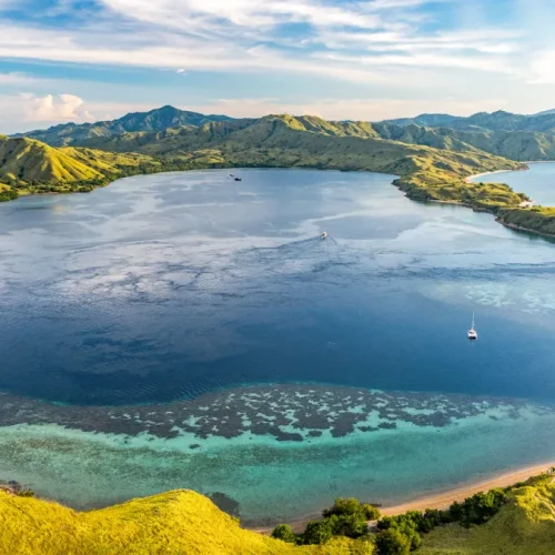 Komodo-Darat-Indonesia-Banner