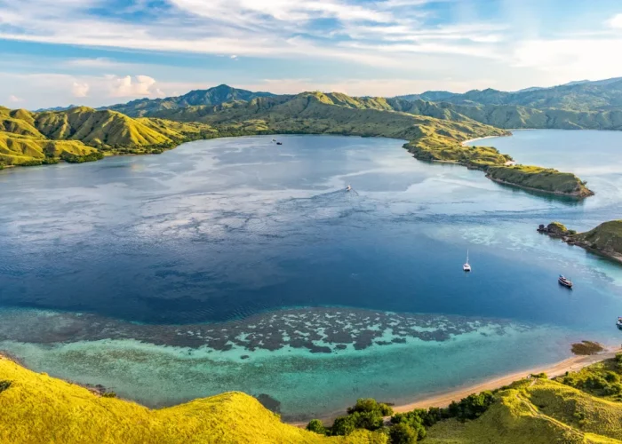 Komodo-Darat-Indonesia-Banner